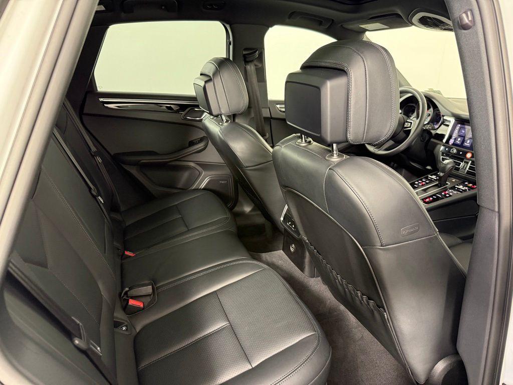 2025 Porsche MACAN BASE — миниатюра 17