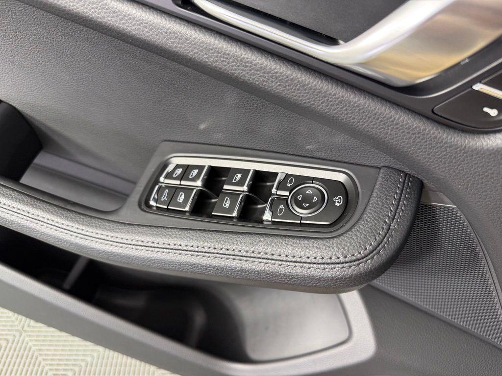 2025 Porsche MACAN BASE — миниатюра 21