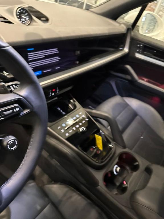 صورة 5 لـ 2026 Porsche CAYENNE AWD