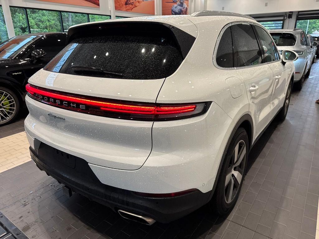 صورة 10 لـ 2026 Porsche CAYENNE AWD