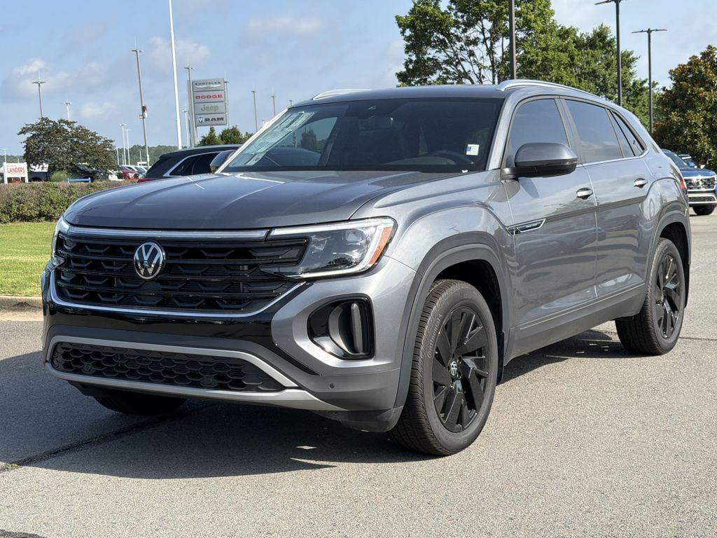 New 2025 Volkswagen Atlas Cross Sport 2.0T SE w/Technology