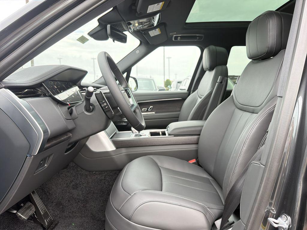 صورة 3 لـ 2026 LAND Rover RANGE ROVER P400 SE