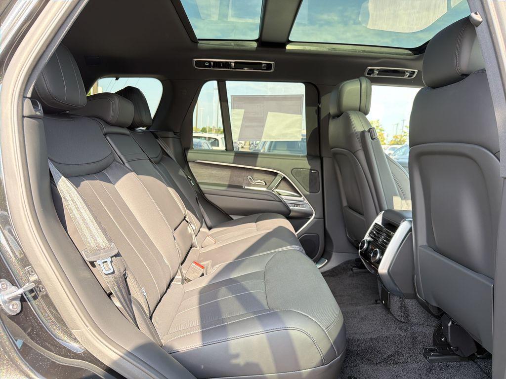 2026 LAND Rover RANGE ROVER P400 SE — миниатюра 14