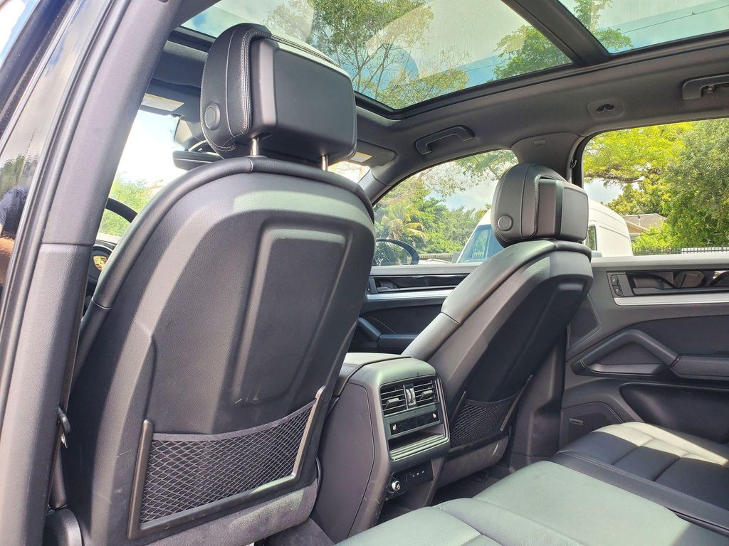 PORSCHE CAYENNE - 10