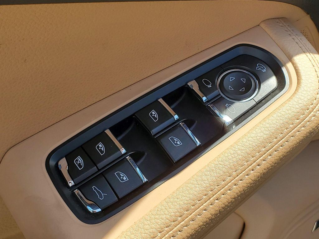 2024 Porsche MACAN 缩略图 18
