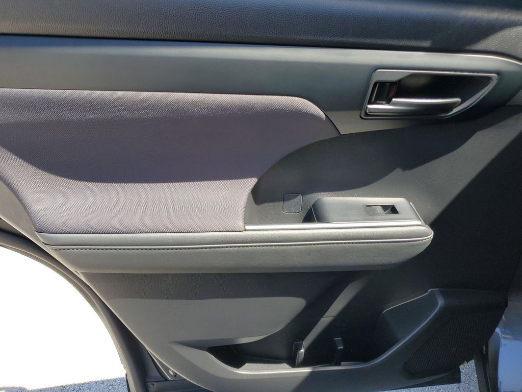 TOYOTA HIGHLANDER - 9