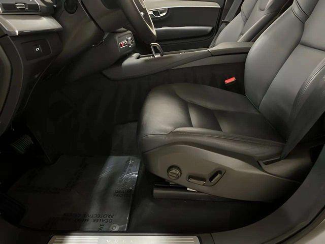 صورة مصغرة 45 لـ 2025 Volvo XC90 B5 CORE