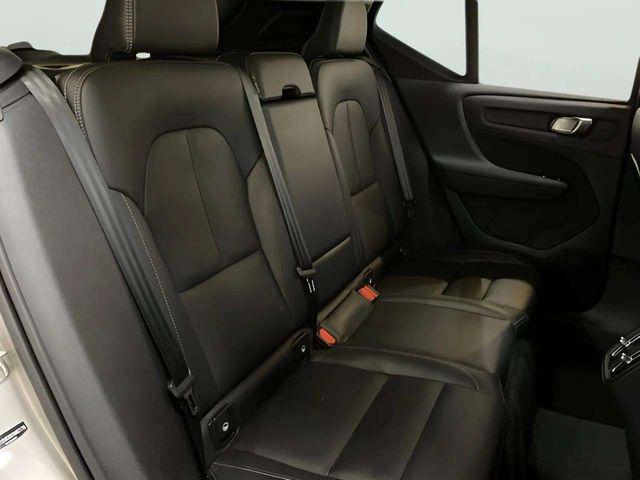 صورة مصغرة 73 لـ 2025 Volvo XC40 B5 PLUS BRIGHT THEME