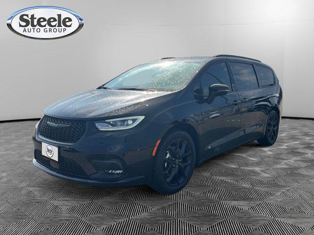 New 2026 Chrysler Pacifica Limited