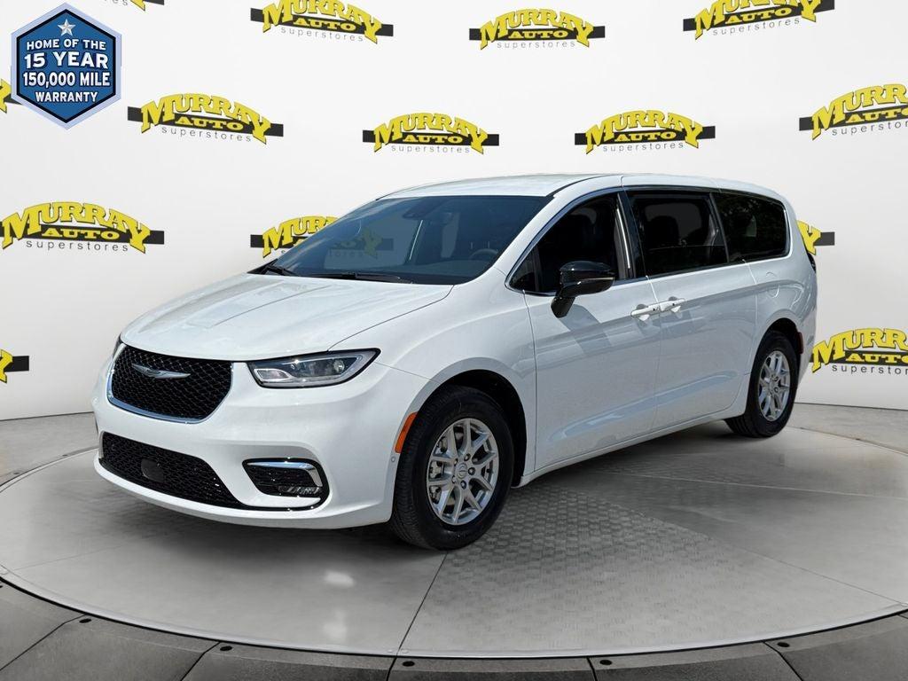 New 2026 Chrysler Pacifica Select