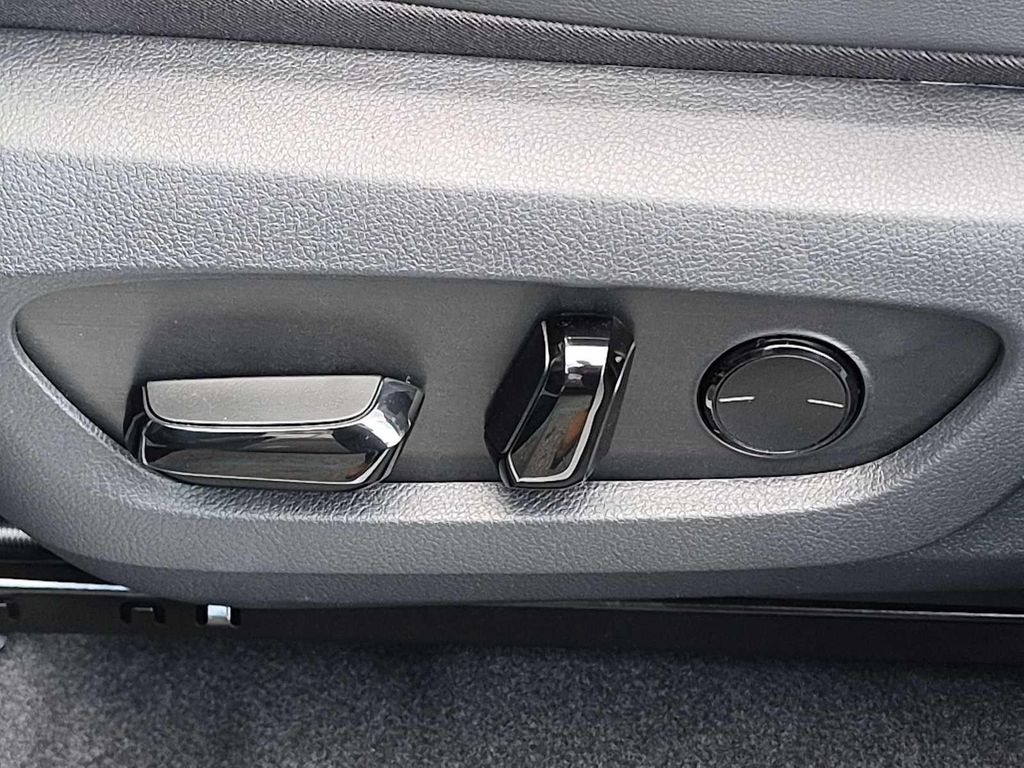 صورة مصغرة 18 لـ 2026 Lexus RX 350H PREMIUM