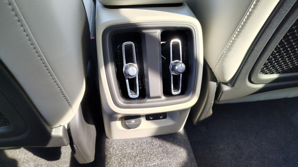 2026 Volvo XC40 B5 ULTRA 缩略图 30