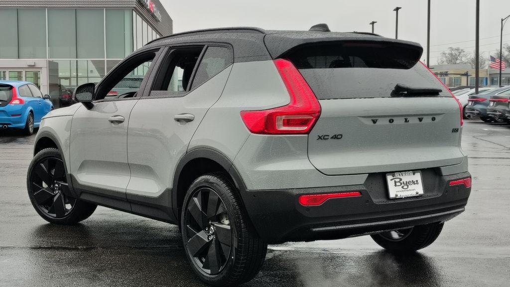 2026 Volvo XC40 B5 ULTRA BLACK EDITION — фото 4