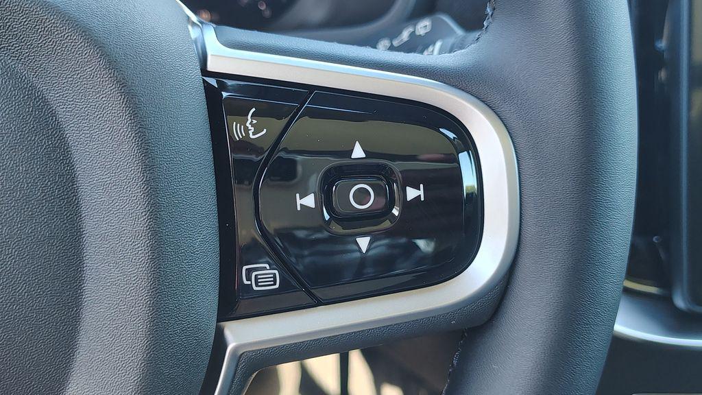 2026 Volvo XC90 B6 PLUS 7-SEATER — миниатюра 16