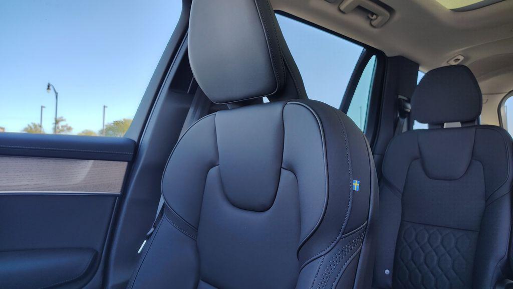 2026 Volvo XC90 B6 PLUS 7-SEATER — миниатюра 23