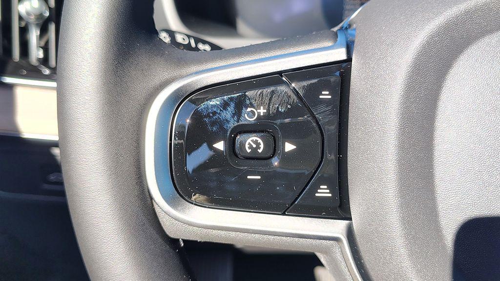 2026 Volvo XC90 B6 PLUS 7-SEATER — миниатюра 15