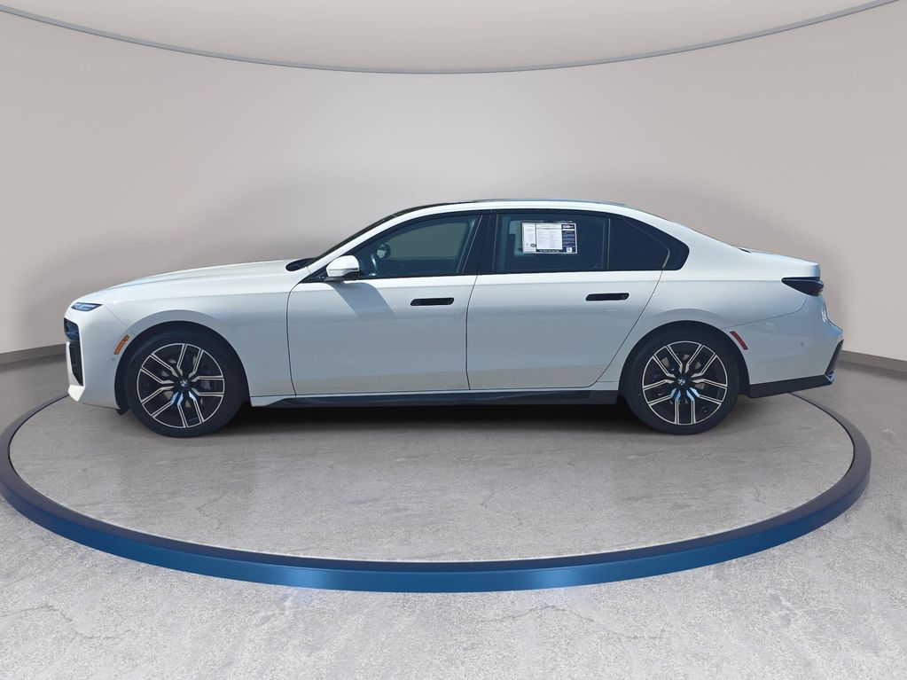 صورة مصغرة 7 لـ 2025 BMW 740 XDRIVE