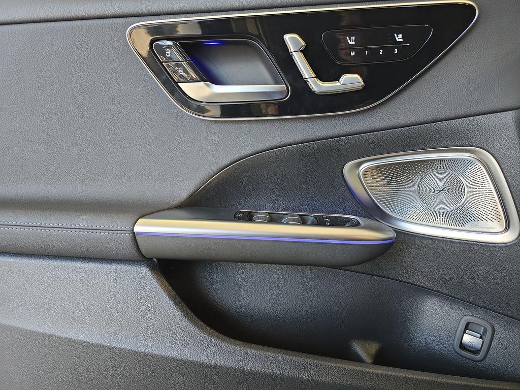2026 Mercedes-BENZ C-CLASS — миниатюра 28