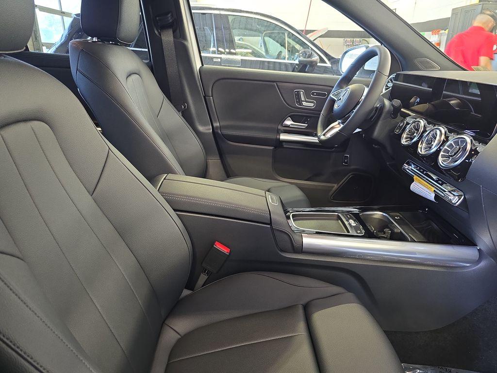 صورة 10 لـ 2026 Mercedes-BENZ GLA