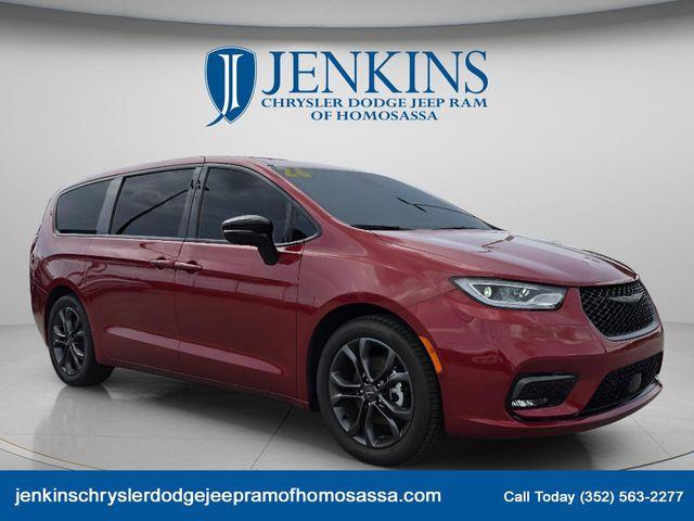 New 2026 Chrysler Pacifica Select
