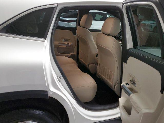 2025 Mercedes-BENZ GLA — миниатюра 23
