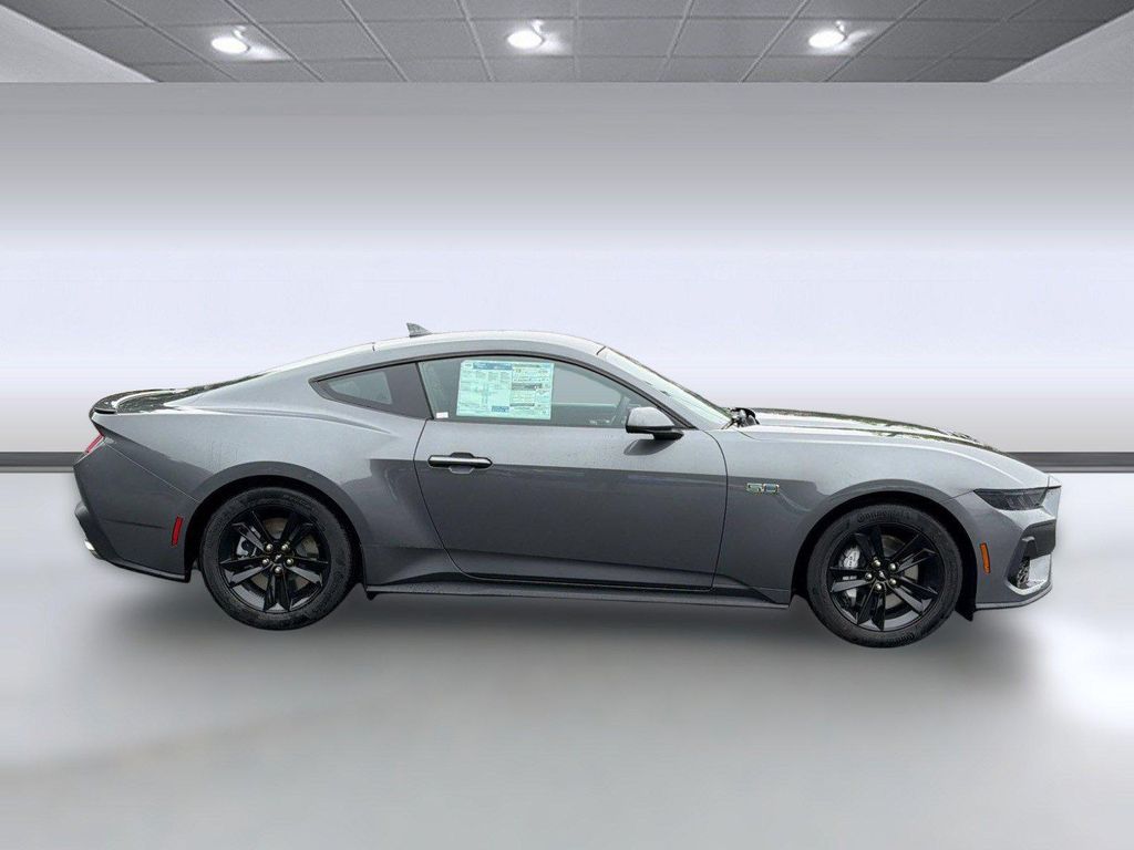 صورة 8 لـ 2026 FORD MUSTANG GT