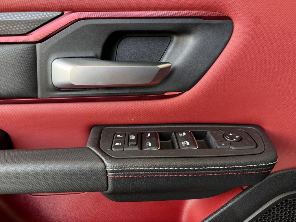 2025 RAM 1500 REBEL 缩略图 14