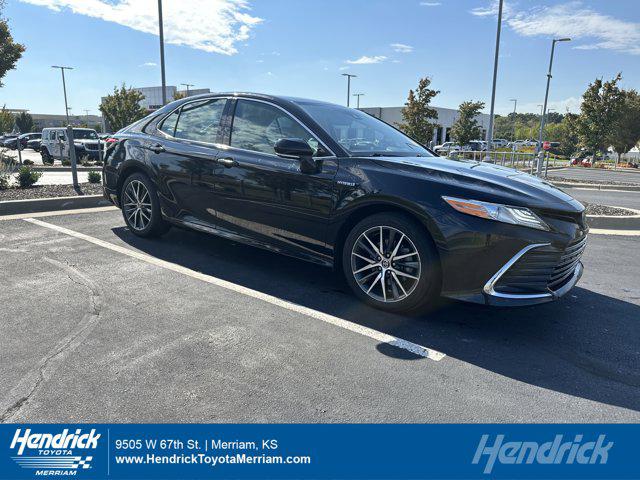 Used 2021 Toyota Camry Hybrid XLE