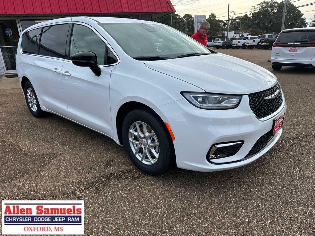 New 2026 Chrysler Pacifica L