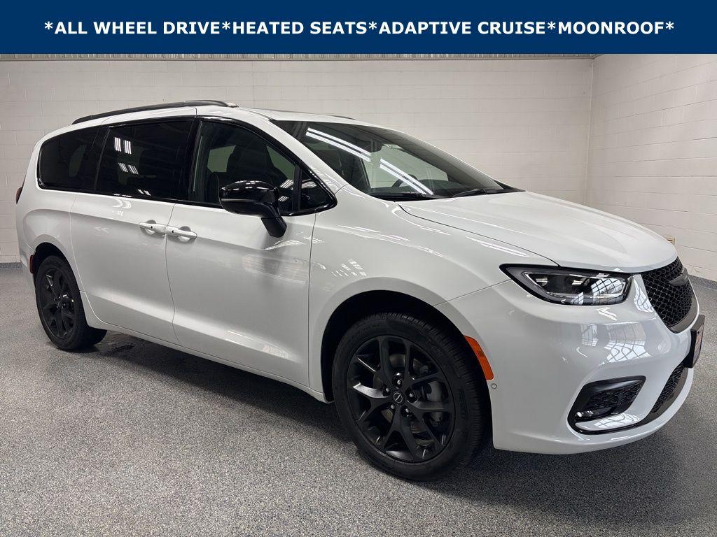 New 2026 Chrysler Pacifica Limited