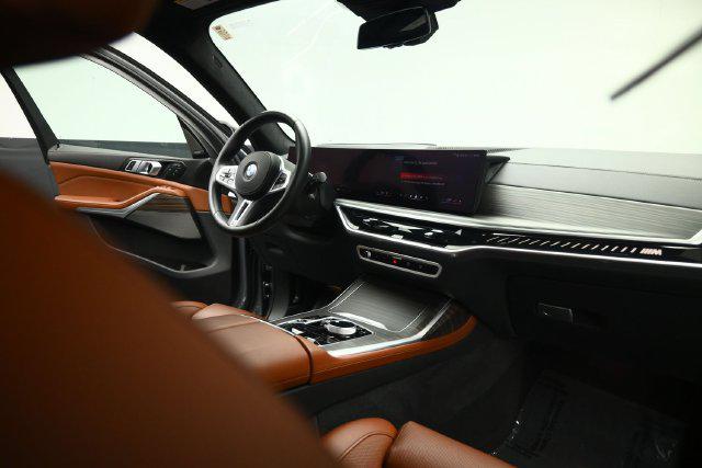 صورة مصغرة 61 لـ 2025 BMW X7 M60I