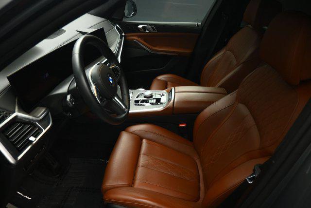 صورة مصغرة 50 لـ 2025 BMW X7 M60I