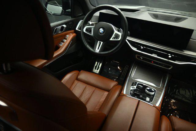 صورة مصغرة 46 لـ 2025 BMW X7 M60I
