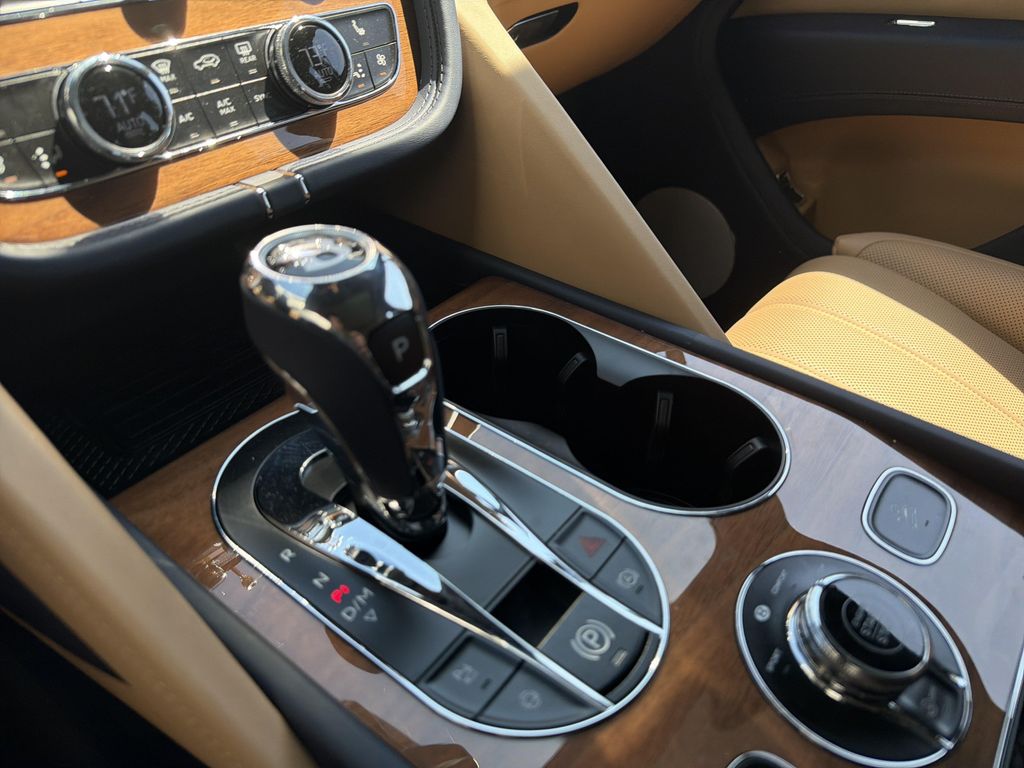 2026 Bentley BENTAYGA V8 缩略图 17