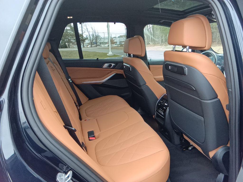 2025 BMW X5 M60I — миниатюра 23