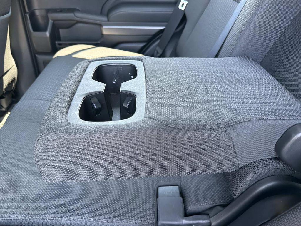 2025 Toyota 4RUNNER SR5 — фото 15