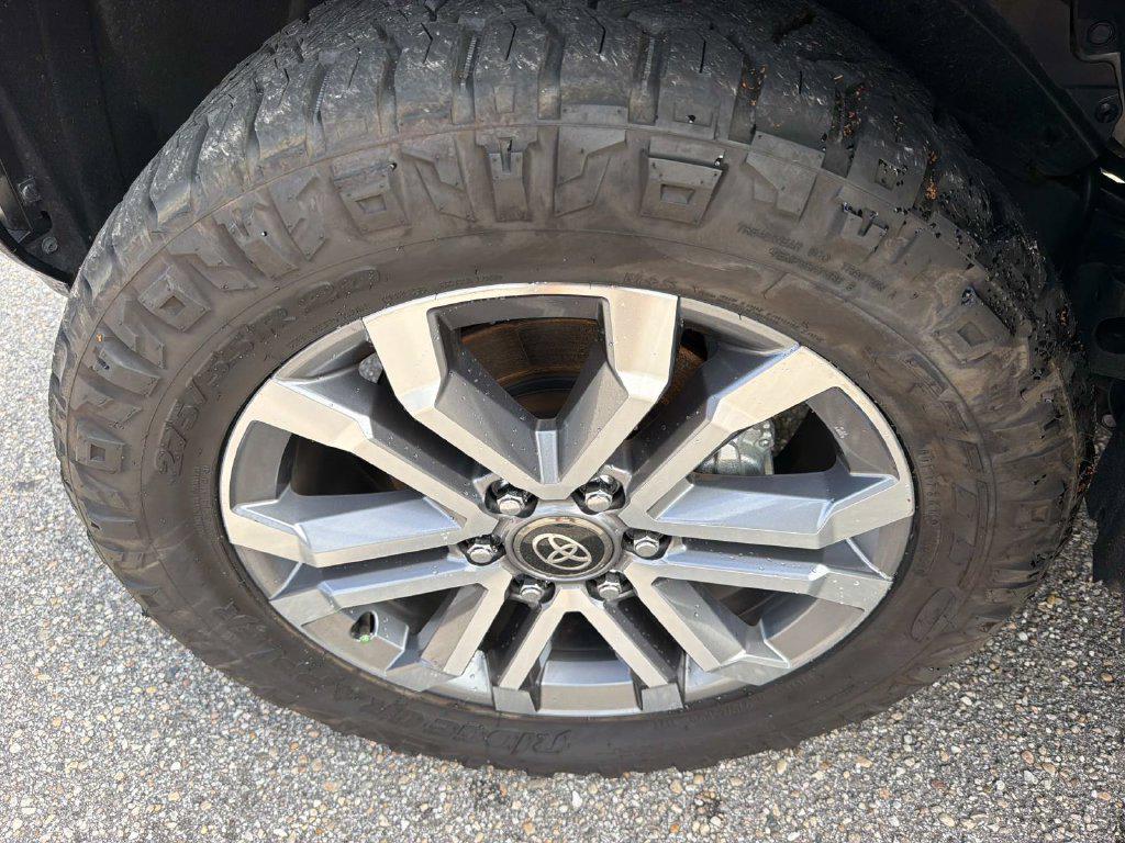 صورة مصغرة 28 لـ 2025 Toyota 4RUNNER LIMITED
