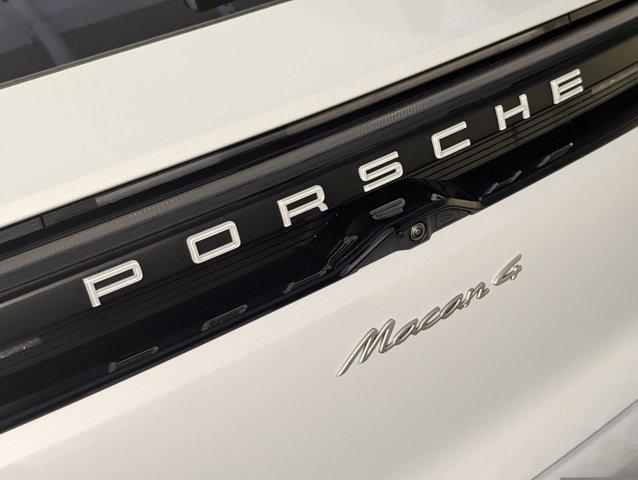 2026 Porsche MACAN MACAN ELECTRIC 4 thumbnail 18