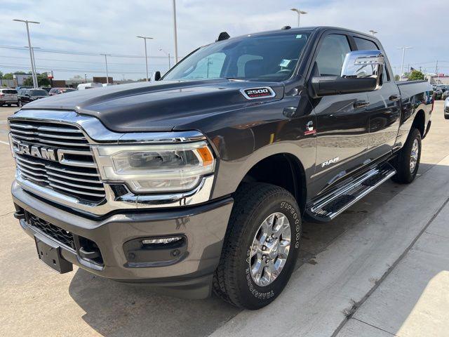 2024 RAM 2500 LARAMIE CREW CAB 4X4 6'4' BOX — фото 7