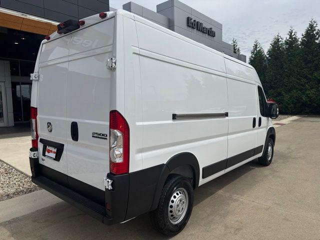2025 RAM PROMASTER 2500 TRADESMAN — фото 6