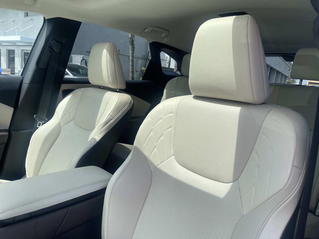 صورة مصغرة 23 لـ 2023 Lexus RX 350 PREMIUM