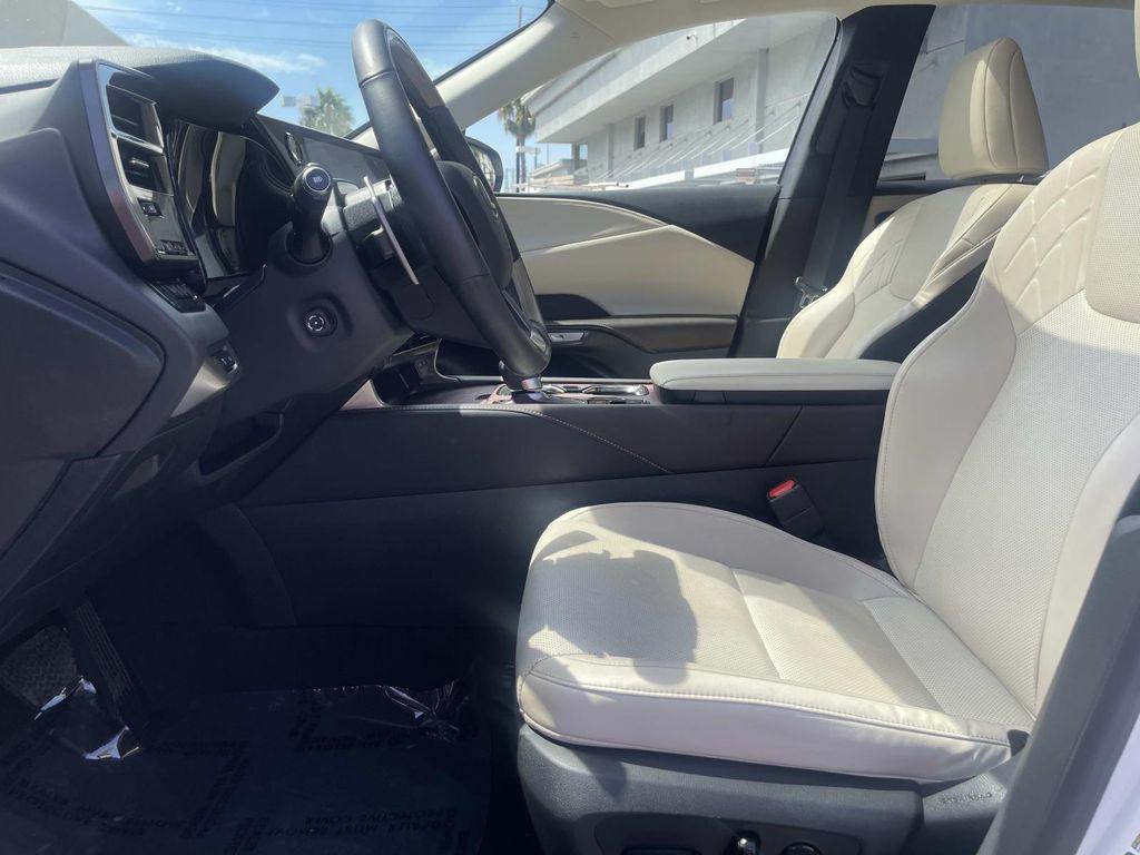 صورة مصغرة 21 لـ 2023 Lexus RX 350 PREMIUM