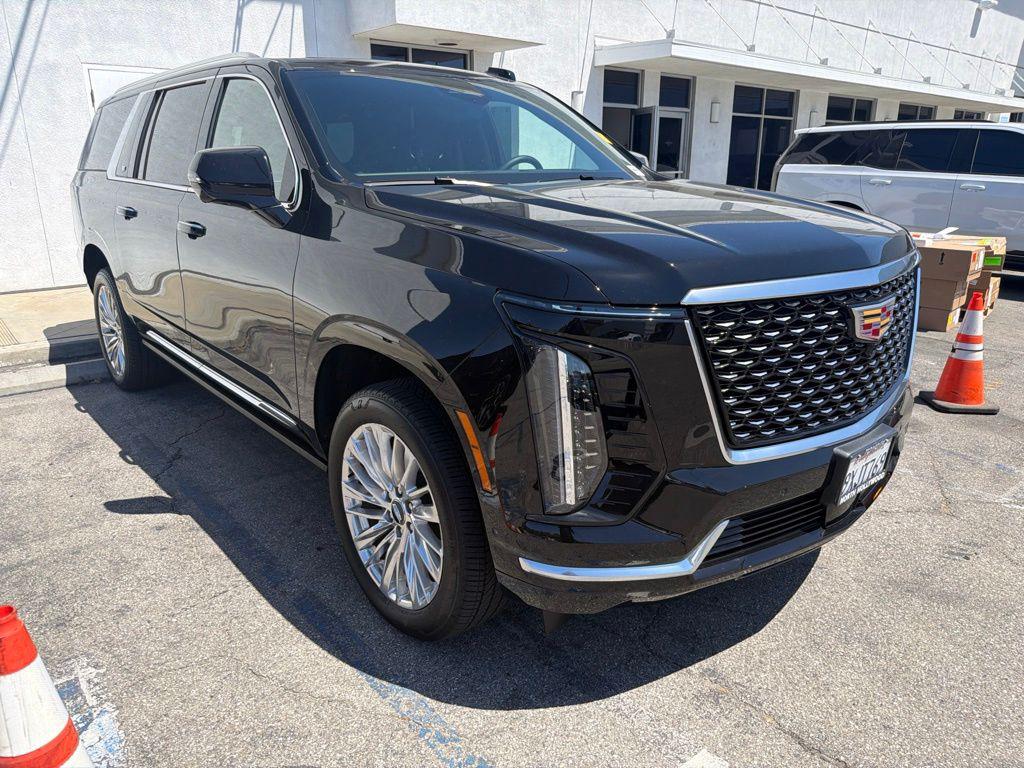 صورة 6 لـ 2026 Cadillac ESCALADE ESV LUXURY