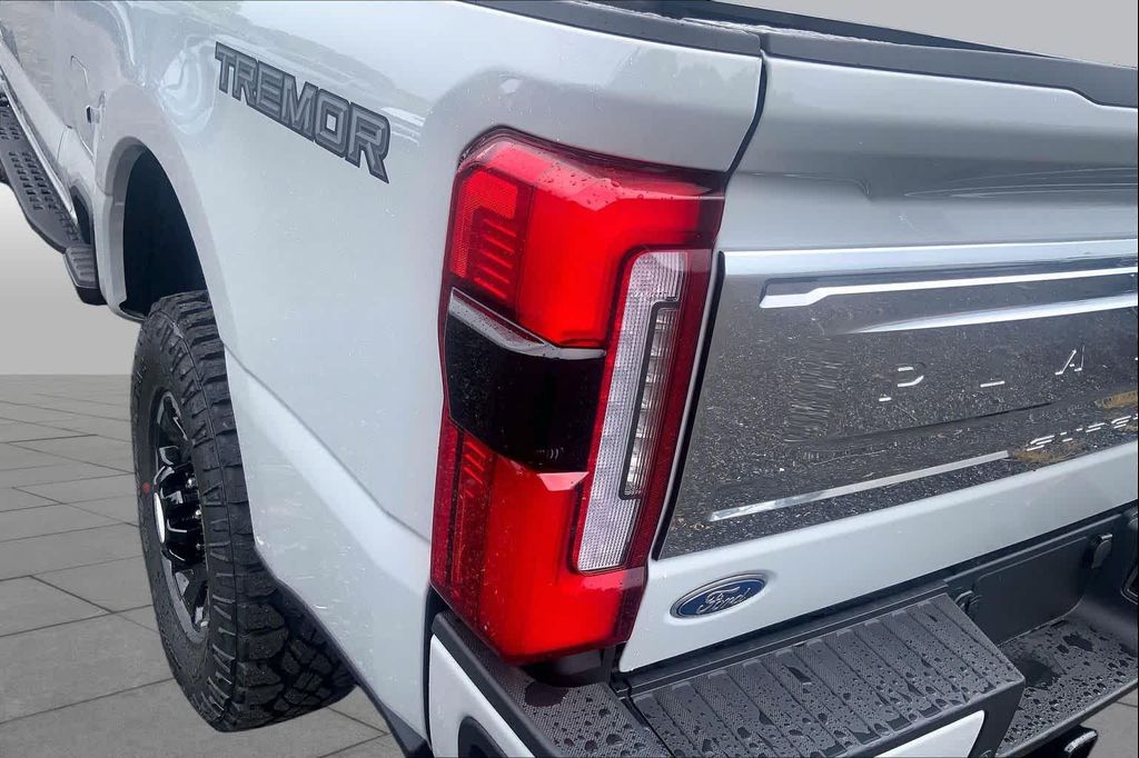 2026 FORD F-250 PLATINUM — миниатюра 14