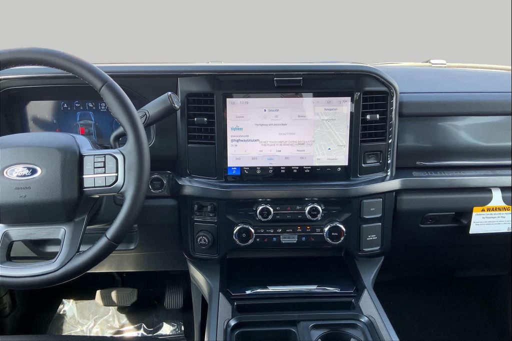 2026 FORD F-350 LARIAT photo 6