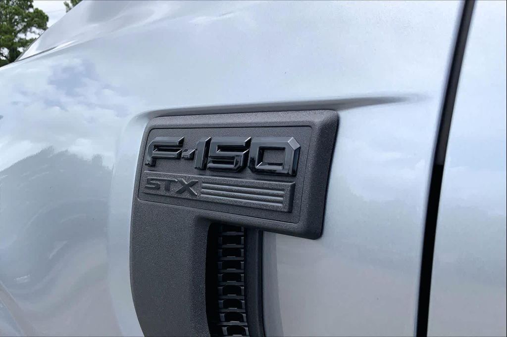 صورة مصغرة 15 لـ 2026 FORD F-150 STX