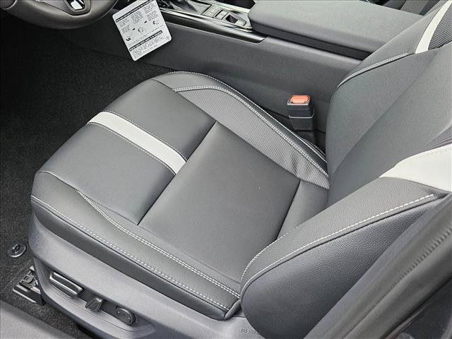 2026 Toyota CAMRY SE — фото 4
