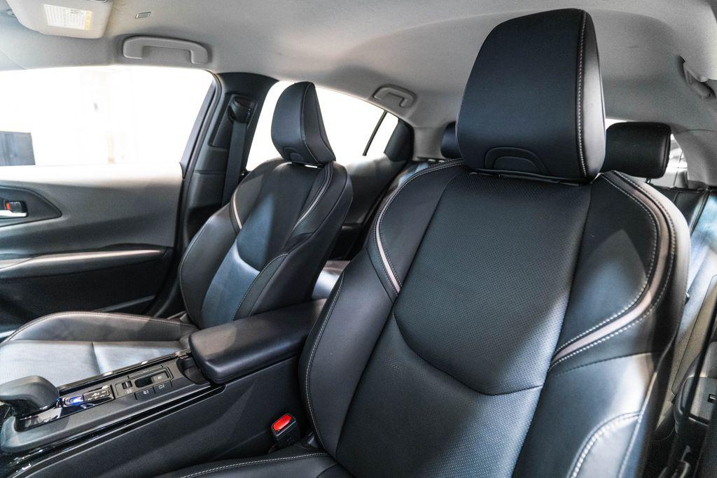 2025 Toyota PRIUS XLE — фото 6