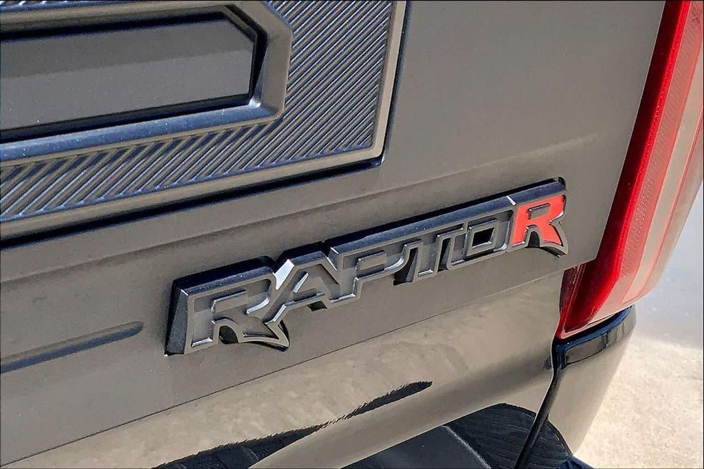 FORD F-150 RAPTOR - 10