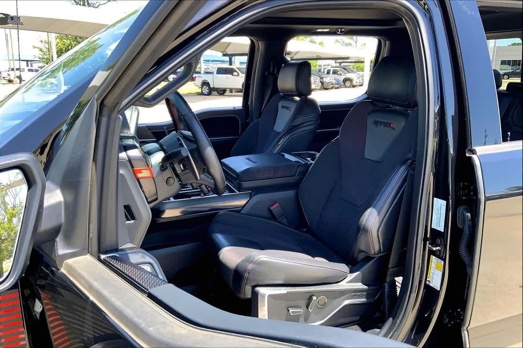 FORD F-150 RAPTOR - 8